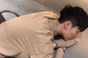 头像男生霸气冷酷背影黑白伤感 头像男生霸气冷酷背影黑白伤感