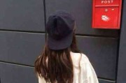 微信头像女背影海边 唯美