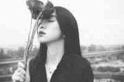 高冷女头像韩系黑白