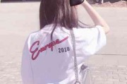 女生背影微信头像