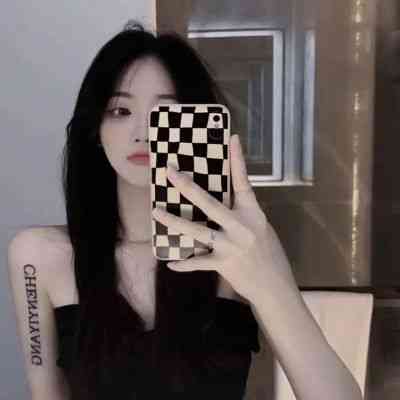 好看的头像霸气冷酷女真人 第3张