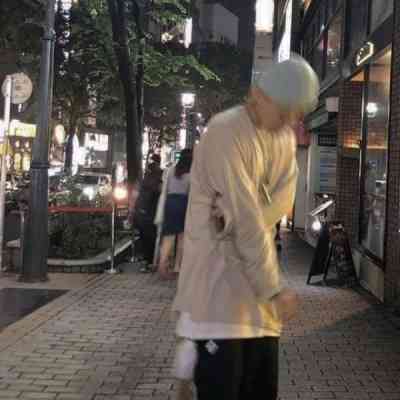 ins男头像简约干净 真人 第8张
