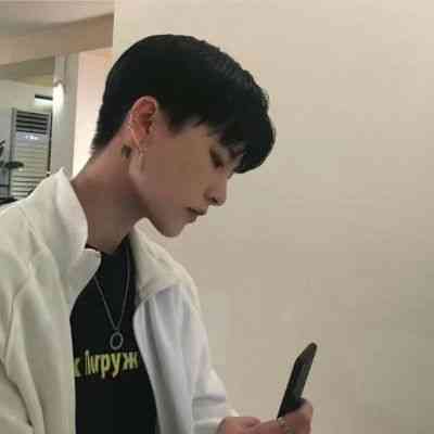 头像男真人帅气口罩 第5张