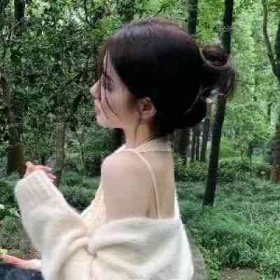 简单干净好看微信头像女 第2张