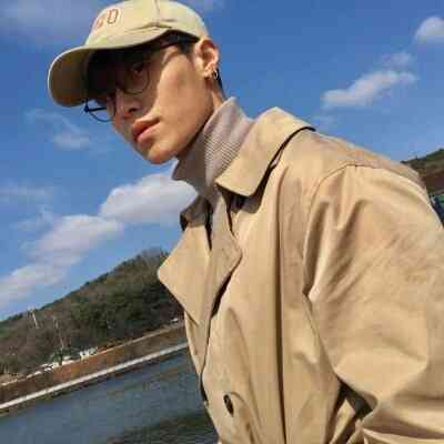 高级有质感的微信头像男 第2张