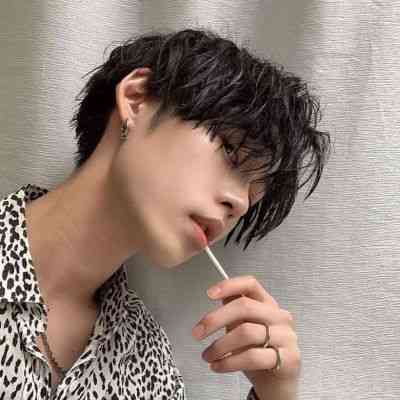 好看真人头像男露脸 第6张