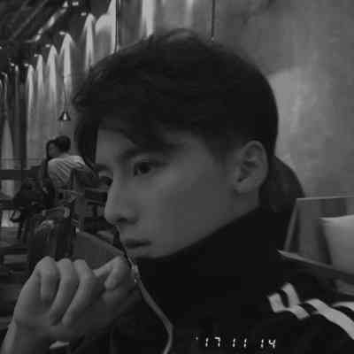 好看真人头像男露脸 第8张