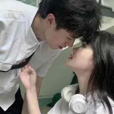 情侣头像挡脸一男一女 第12张