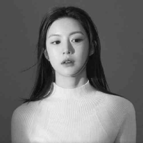 丧系又冷酷的真人女头像 第5张