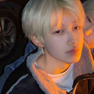 情侣头像一男一女白边 第17张