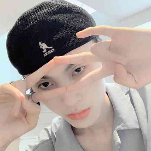 男士自拍头像模板 第1张