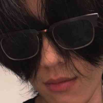 男头像ins高级质感高冷干净 第6张