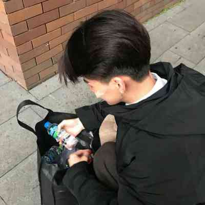 2024运气特别旺的男性头像 第16张