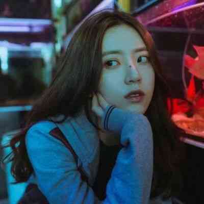 2025年女的头像图片 第11张