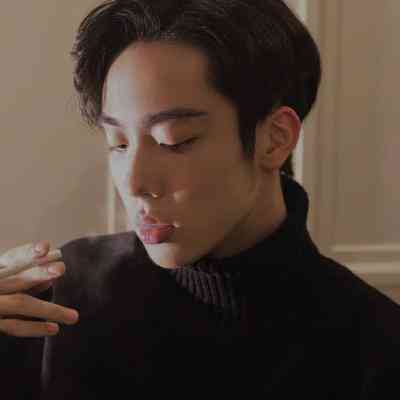 男生头像白色系 第1张