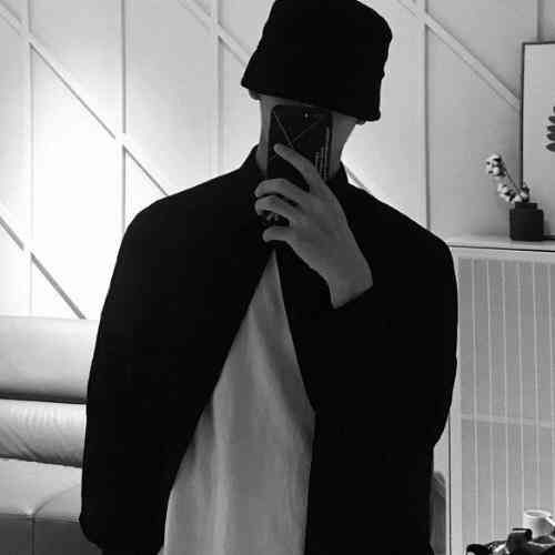 微信头像ins高级质感男头中分 第4张