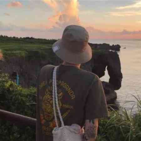好看的头像男背影 第7张