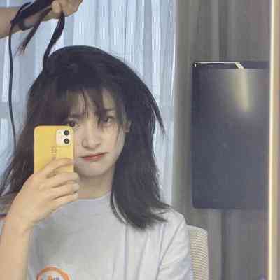 头像女生简单气质森系Q版 第3张