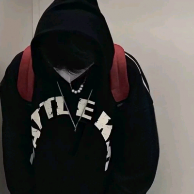 背景超好看的男生头像 第3张