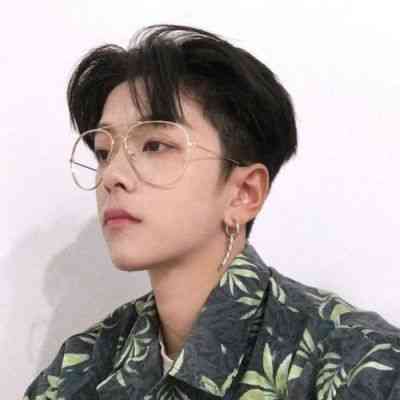 高冷头像图片男 第9张