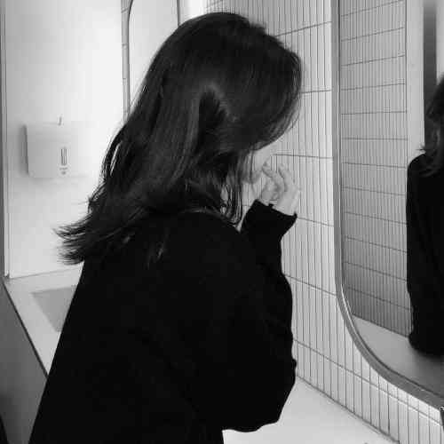 qq头像女生真人照片霸气漂亮 第1张