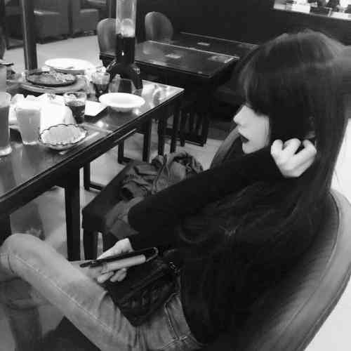qq头像女生真人照片霸气漂亮 第17张