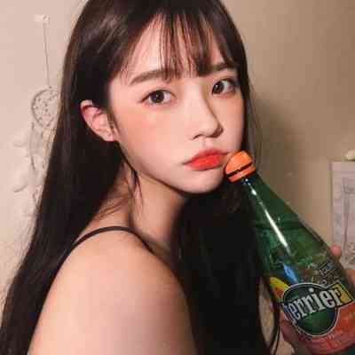 微信头像女可爱搞怪 第19张