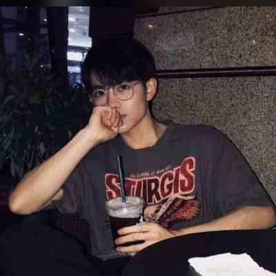 好看真人头像男 第4张