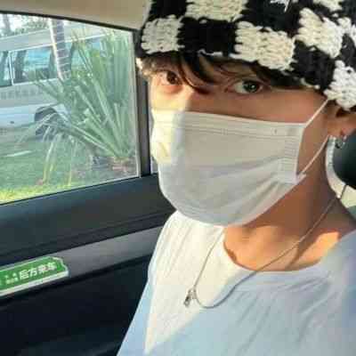 好看真人头像男 第9张