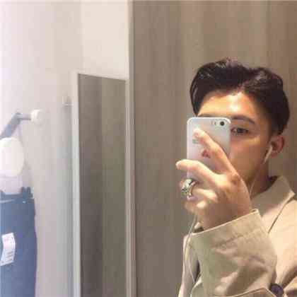 好看真人头像男 第10张