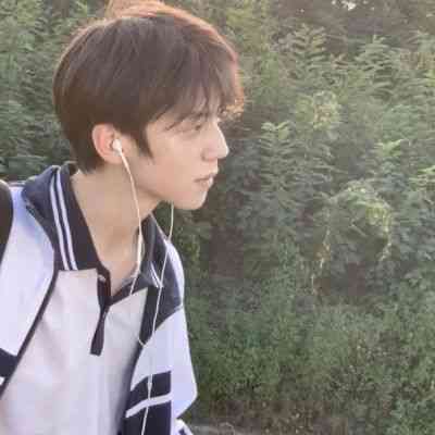 免费又好看的头像图片男生 第15张