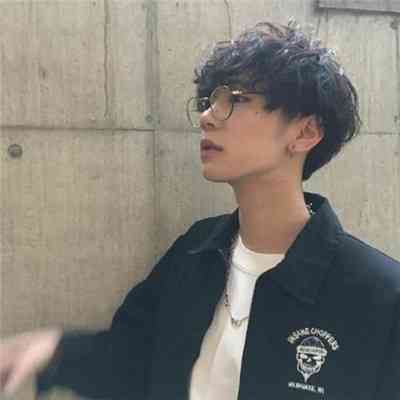 2024最火的头像男 第7张