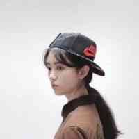 2025年女生励志网名大全：独立养家的温柔力量 第1张